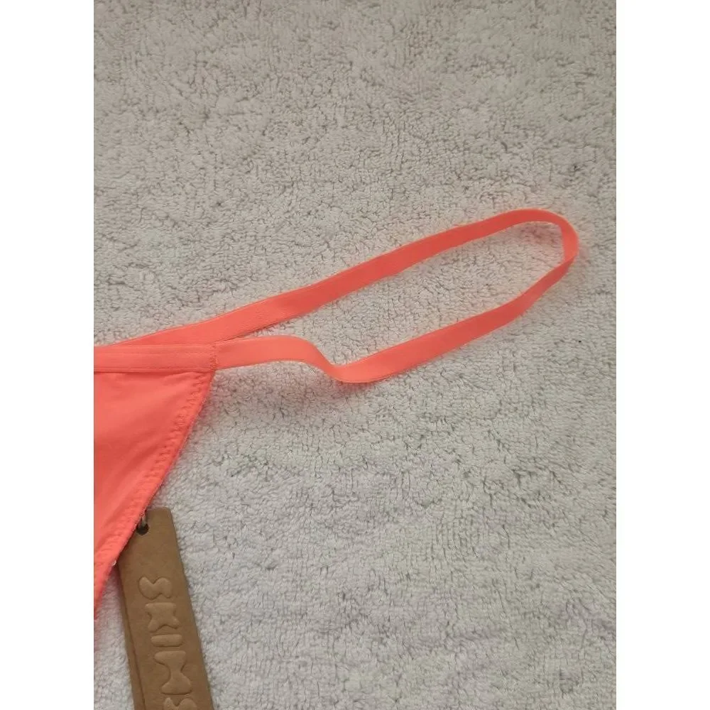 Skims thong panty Nwt‎